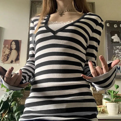 Cottage Cyber Grunge Sweats Tops Autumn Clothes E-girl Emo Mall Goth T-shirt Y2k Aesthetic Long Sleeve Round Neck Pullovers Tees Shoporiz