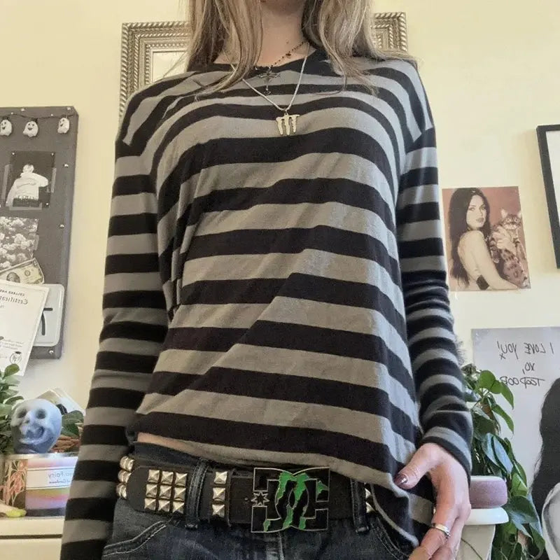 Cottage Cyber Grunge Sweats Tops Autumn Clothes E-girl Emo Mall Goth T-shirt Y2k Aesthetic Long Sleeve Round Neck Pullovers Tees Shoporiz